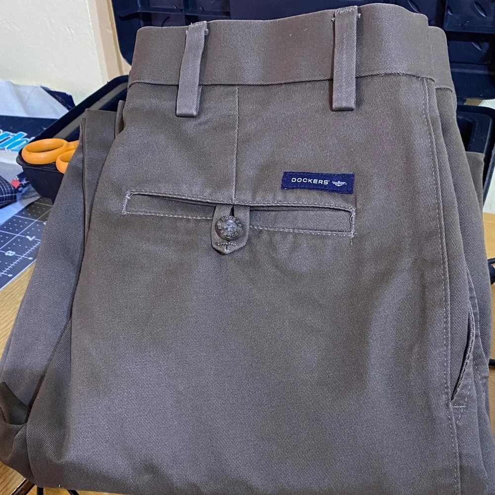 Dockers Men's Brown Straight fit Pants